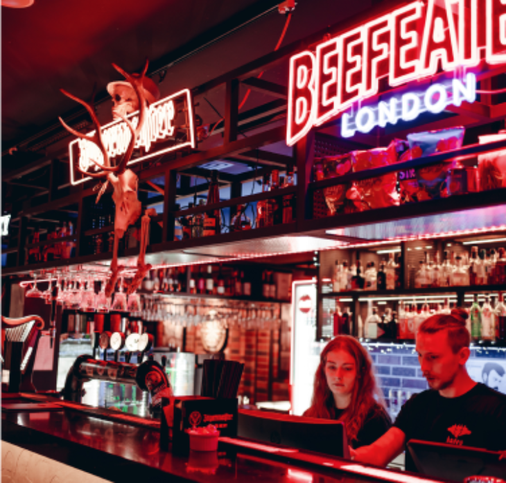 Nowoczesna i klimatyczna kręgielnia Hades z barem w Zielonej Górze